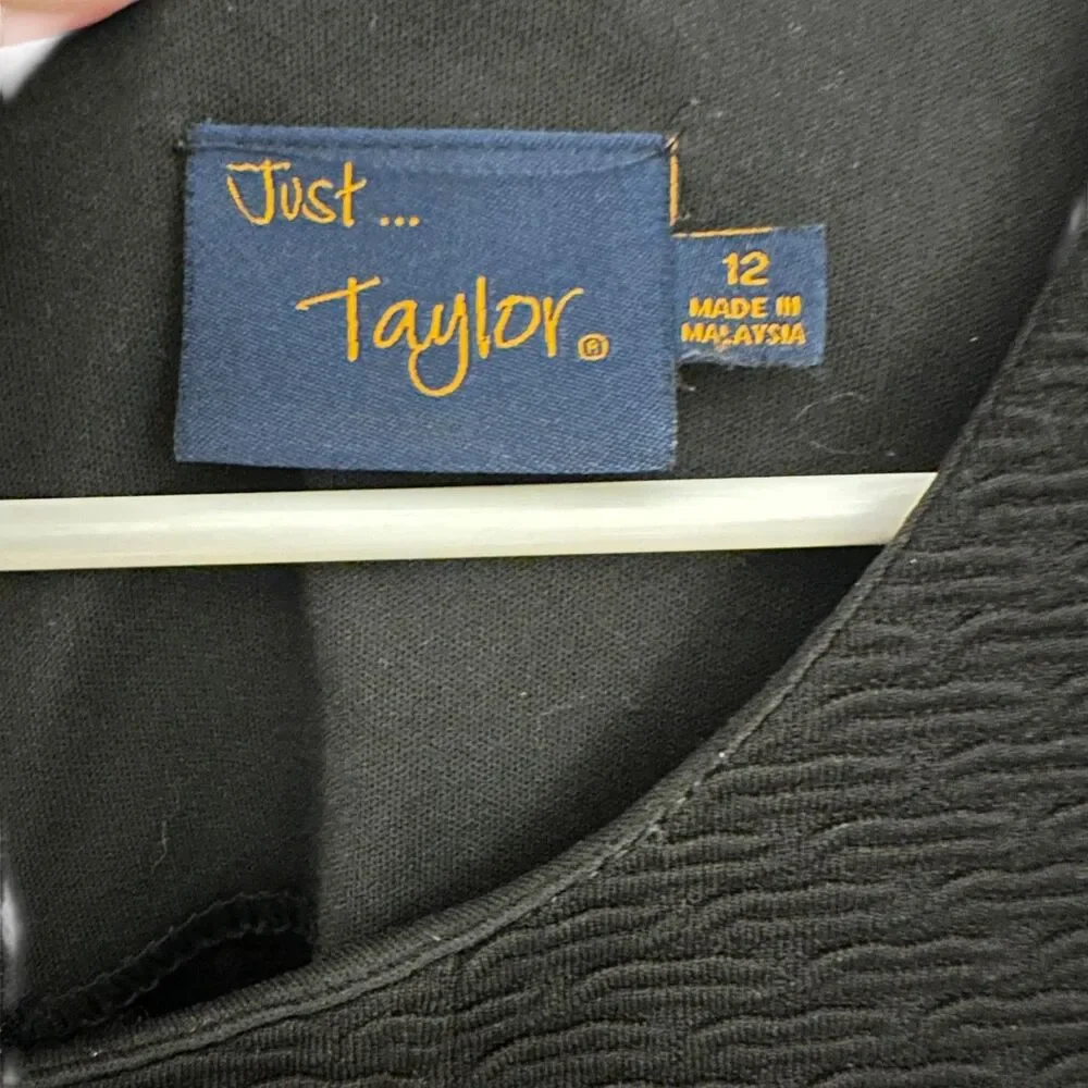 Just...Taylor Black Textured Polyester Sleeveless Knee Length Dress‎ Gold Zip 12